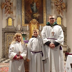 Drei Geschwister ministrieren zum ersten Mal zusammen: Flora, Niklas und Pascal