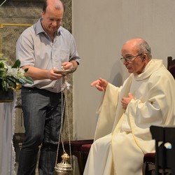 mit Segnung der Kräuterbüschel