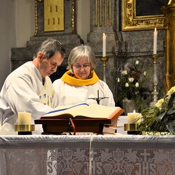 Diakon Franz und Wort-Gottes-Feier-Leiterin Christa Habith