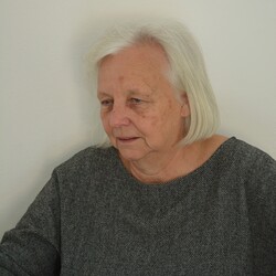 Margret weiß nicht, wieso sie heute fotografiert wird!