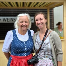 Margret Hofmann, Antonia Jäger vom Team Jungschar und Fotoreporterin