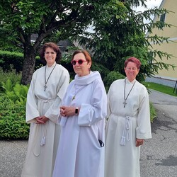 Liturgischer Dienst: Tina Schörgi, Susanne Linhardt, Heidi Kormann