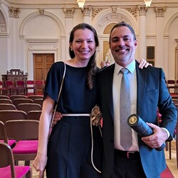 César mit seiner Frau  Andrea