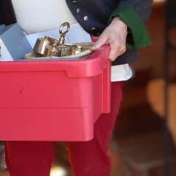 Was man so alles braucht, wenn auswärts eine Hl. Messe gefeiert wird ...