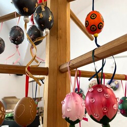 bereit für den Ostermarkt am nächsten Sonntag
