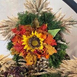 Erntekrone in der Kirche