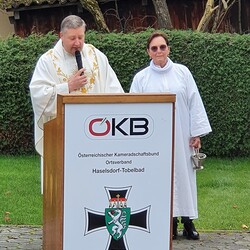 Pfarrer Claudiu  Budău und Susanne Linhardt