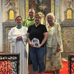 Steffi mit Foto-Erinnerungsbillet