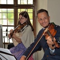 Violine: Lisa Müllerferli, Manfred Gogg