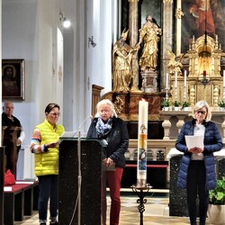 Wort-Gottes-Feier mit Margret und Susi, Hermi