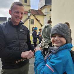 Basteln für Ostern 2024, David Labugger in Aktion