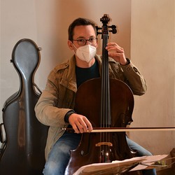 Cello: Benedikt Trummer