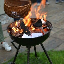 Rauch steigt zum Himmel auf ...