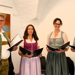 Alexander Reisl, Klaudia Reisl, Elisabeth Kager-Huber und Siegfried Kager sangen 'Grüaß enk Gott'