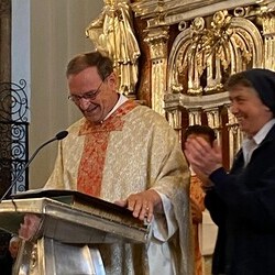 Vikar Gerhard Hatzmann, Sr. Maria Leopold